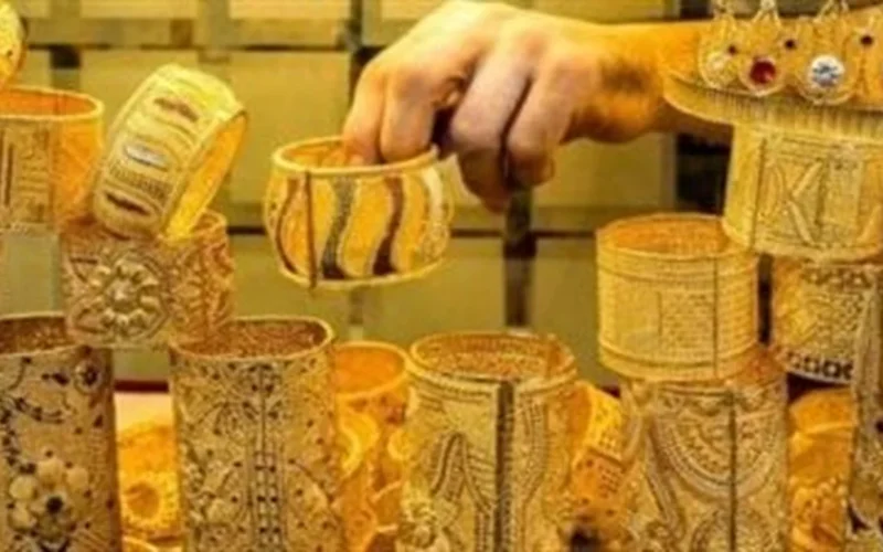 تصاعد التوتر.. عيار 21 يسجل رقماً قياسياً في سوق الذهب